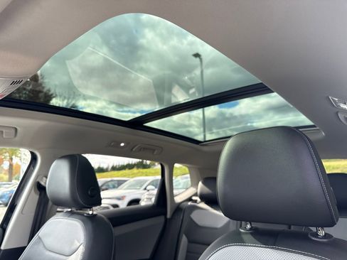 Certified 2022 Volkswagen Taos SEL image 28