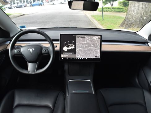 Used 2023 Tesla Model 3 Standard Range RWD image 27