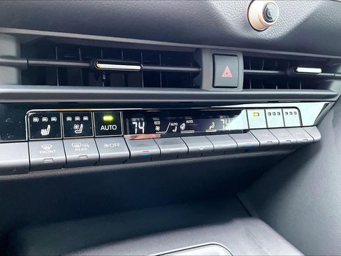 Certified 2023 Toyota Crown AWD/4WD image 34