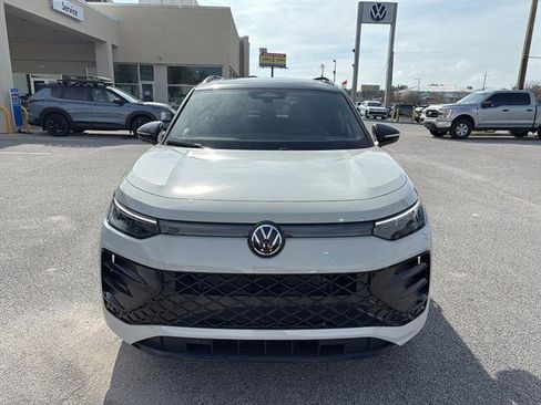 New 2026 Volkswagen Tiguan SE R-Line FWD image 2
