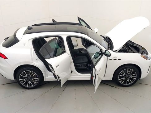 Used 2024 Maserati Grecale GT image 31