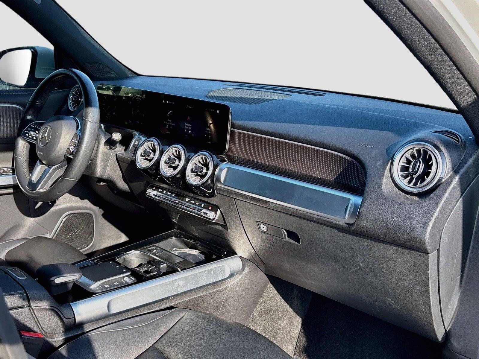 Used 2022 Mercedes-Benz EQB 300 4MATIC w/ Exclusive Package image 28