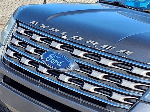 Used 2017 Ford Explorer XLT w/ Equipment Group 202A image 34