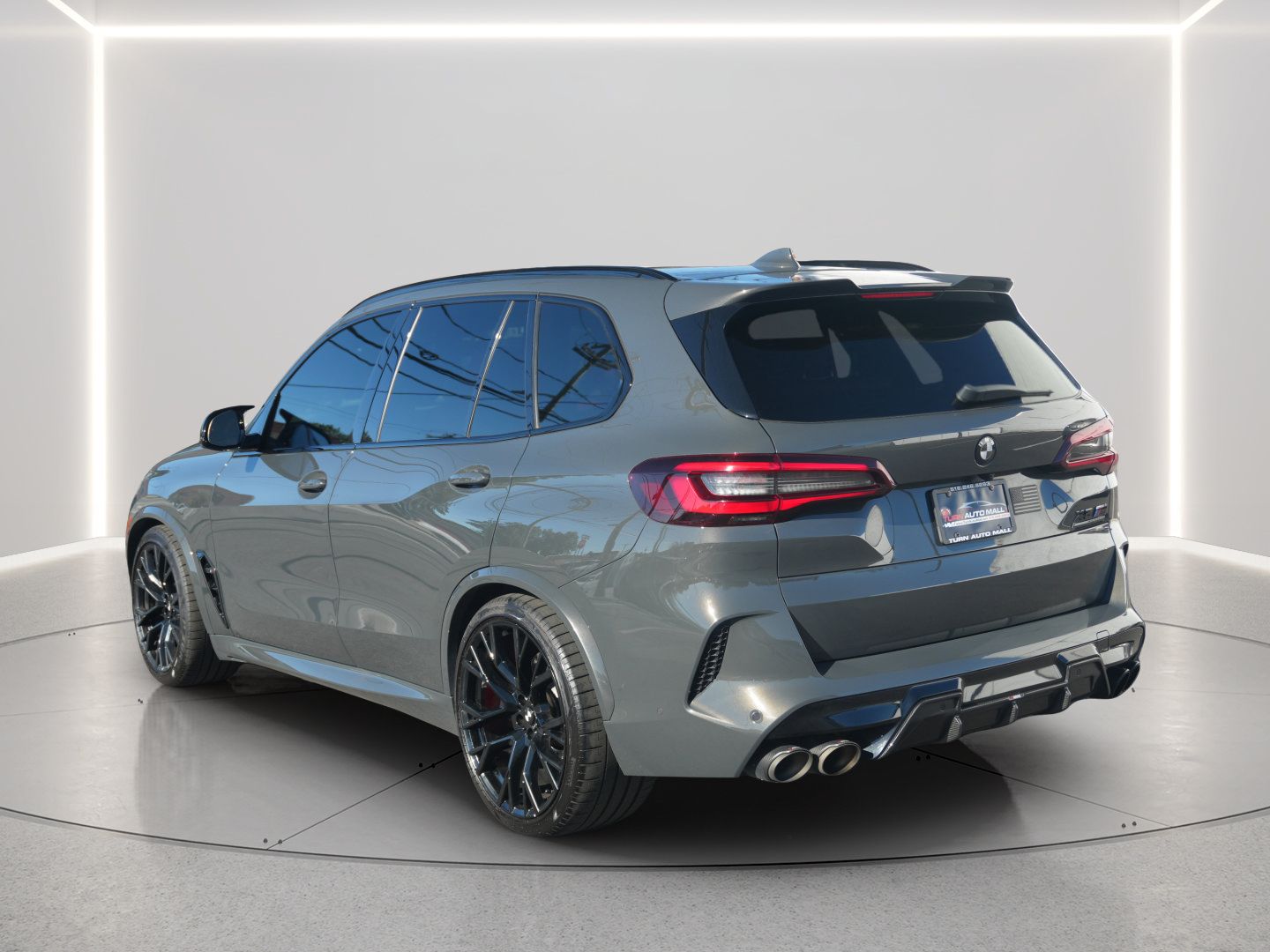 Used 2022 BMW X5 M w/ Competition Package 2 AWD/4WD image 3