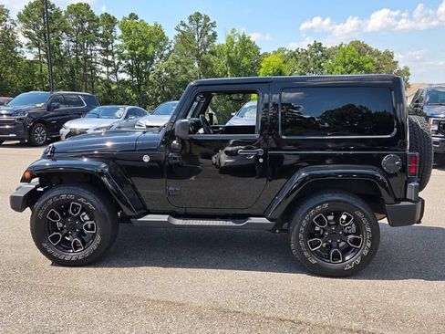 Used 2018 Jeep Wrangler Sahara AWD/4WD image 2