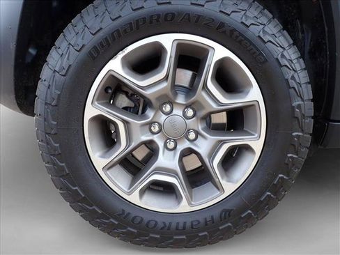 Used 2020 Jeep Cherokee Trailhawk w/ Cold Weather Group AWD/4WD image 7