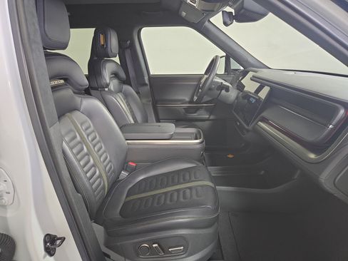 Used 2025 Rivian R1S Adventure AWD/4WD image 24