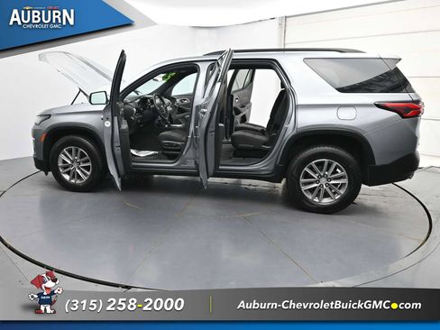Used 2023 Chevrolet Traverse LT AWD/4WD image 39