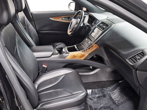 Used 2016 Lincoln MKX Select w/ Climate Package FWD image 27
