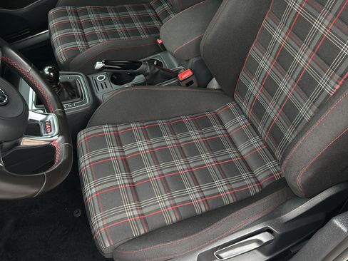 Used 2017 Volkswagen GTI Sport image 15