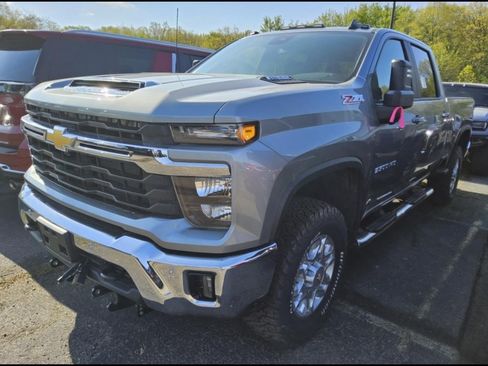 Used 2025 Chevrolet Silverado 3500 LT w/ All Star Edition AWD/4WD image 3