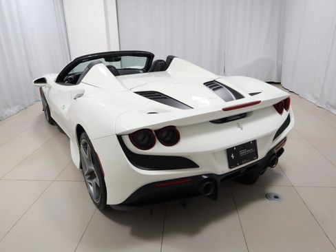 Used 2021 Ferrari F8 Tributo image 13