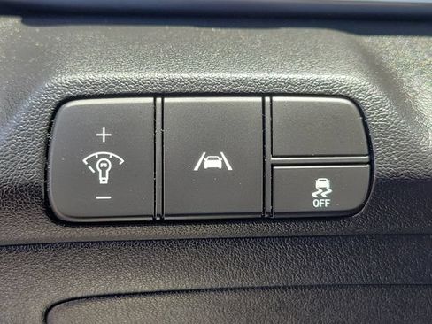 Used 2023 Hyundai Elantra SEL w/ Convenience Package FWD image 19