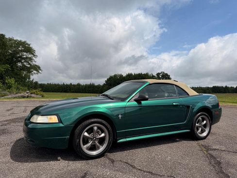 Used 2000 Ford Mustang Convertible RWD image 1