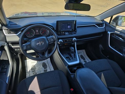 Used 2021 Toyota RAV4 XLE image 9