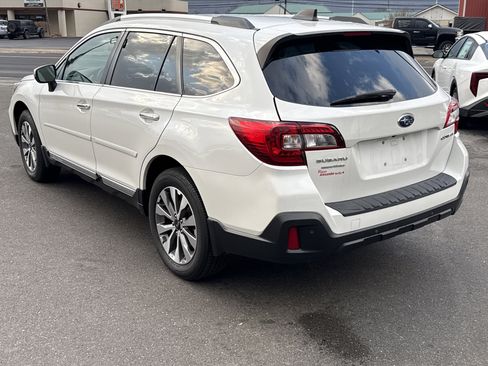 Used 2019 Subaru Outback 2.5i Touring image 6