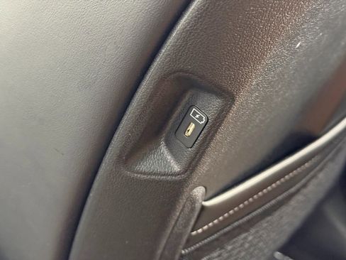 Used 2024 Kia Sorento S w/ Panoramic Sunroof Package image 30