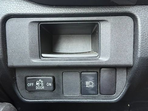 Used 2018 Toyota Tacoma SR5 AWD/4WD image 23