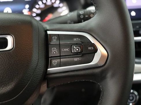 Used 2023 Jeep Compass Limited w/ Sun and Sound Group AWD/4WD image 22