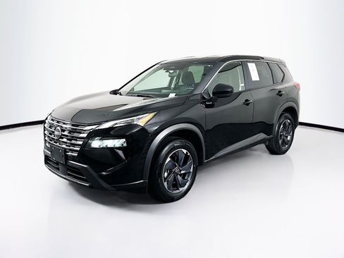Used 2025 Nissan Rogue SV FWD image 3