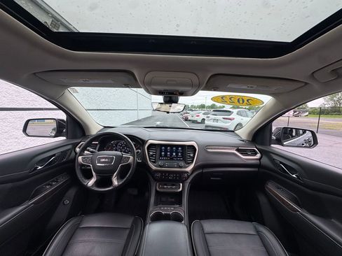 Used 2022 GMC Acadia Denali w/ Black Diamond Edition FWD image 3