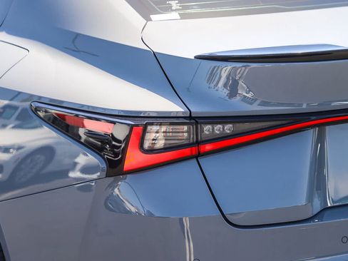 Used 2024 Lexus IS 350 F Sport RWD image 9