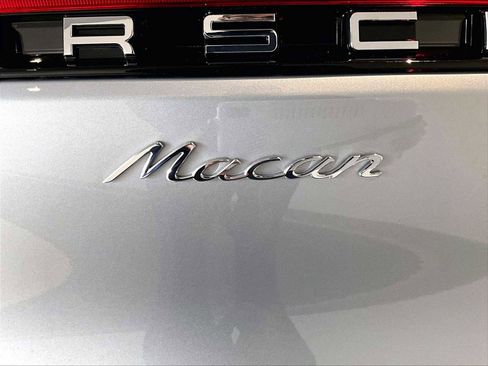 New 2026 Porsche Macan image 33