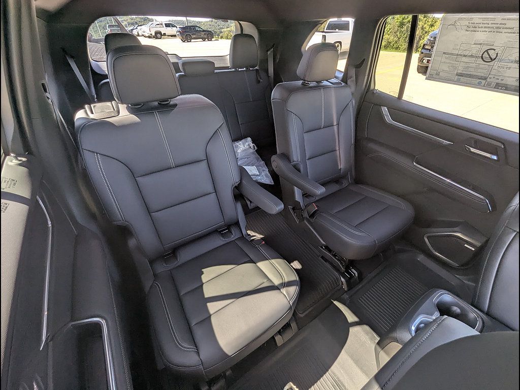 New 2026 GMC Acadia Elevation w/ Elevation Premium Package AWD/4WD image 14