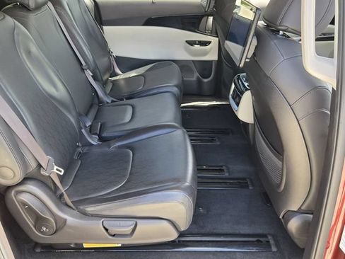 Used 2022 Kia Carnival SX FWD image 17