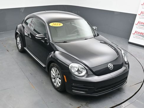 Used 2019 Volkswagen Beetle 2.0T S image 25