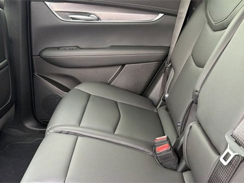 New 2026 Cadillac XT5 Luxury image 18
