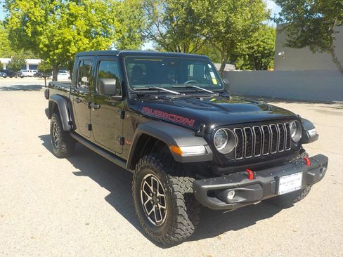 Used 2024 Jeep Gladiator Rubicon w/ Steel Bumper Group AWD/4WD image 6