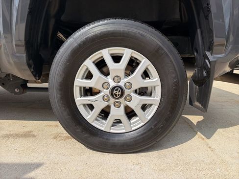 Used 2024 Toyota Tacoma SR5 AWD/4WD image 8