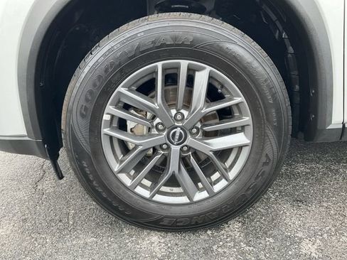 Used 2024 Nissan Rogue S AWD/4WD image 8