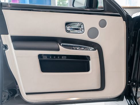 Used 2018 Rolls-Royce Ghost image 24