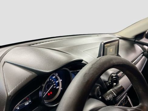 Used 2018 Toyota Yaris iA image 9