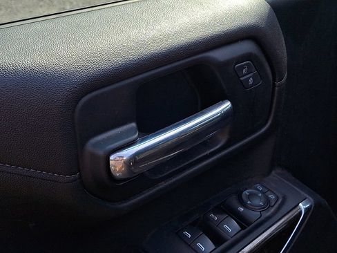 Used 2022 Chevrolet Silverado 1500 LT AWD/4WD image 11