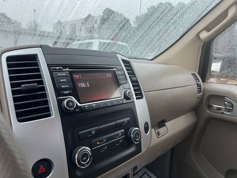 Used 2016 Nissan Frontier SV image 20