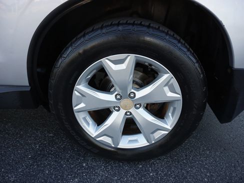 Used 2014 Subaru Forester 2.5i Premium w/ All-Weather Package AWD/4WD image 29