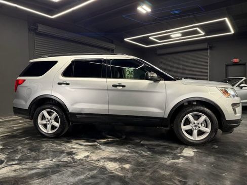 Used 2019 Ford Explorer 4WD image 4