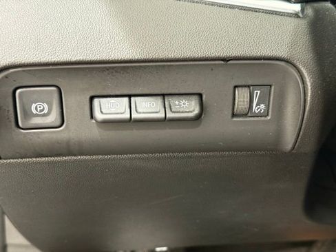 Used 2023 Buick Enclave Avenir w/ Avenir Technology Package image 36