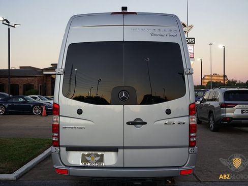 Used 2015 Mercedes-Benz Sprinter 3500 image 9