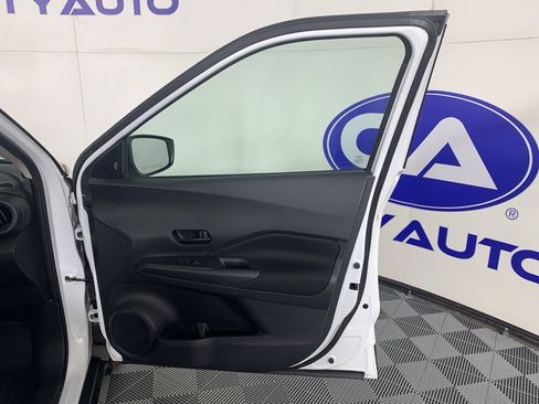 Used 2022 Nissan Kicks S image 36