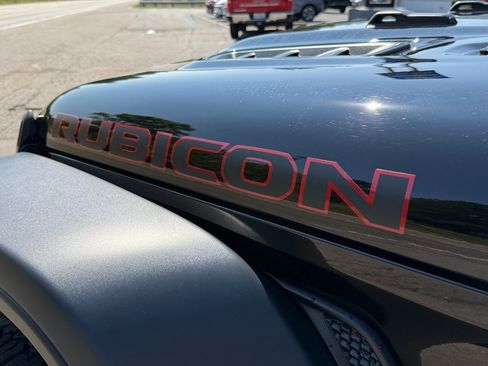 Used 2022 Jeep Wrangler Unlimited Rubicon w/ Cold Weather Group image 11