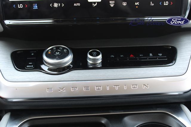 New 2027 Ford Expedition Platinum RWD image 15