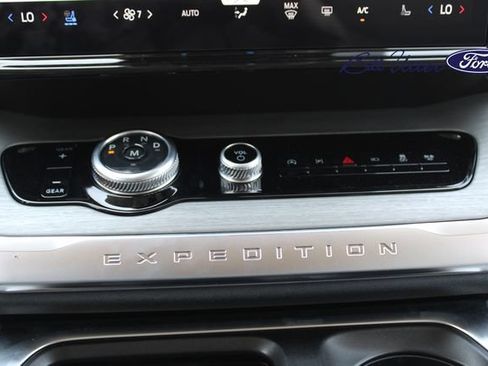 New 2027 Ford Expedition Platinum RWD image 15