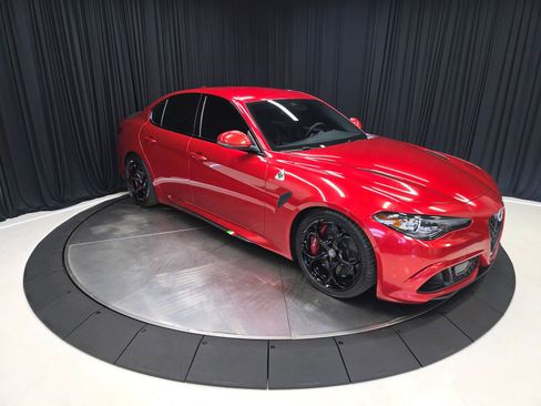Used 2017 Alfa Romeo Giulia Quadrifoglio image 17