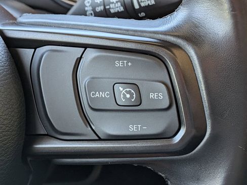 Used 2022 Jeep Wrangler Unlimited Sport image 24