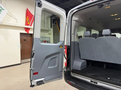 Used 2015 Ford Transit 150 XL RWD image 19