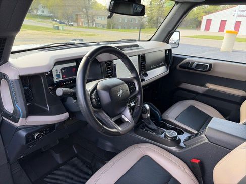 Used 2023 Ford Bronco Wildtrak AWD/4WD image 11